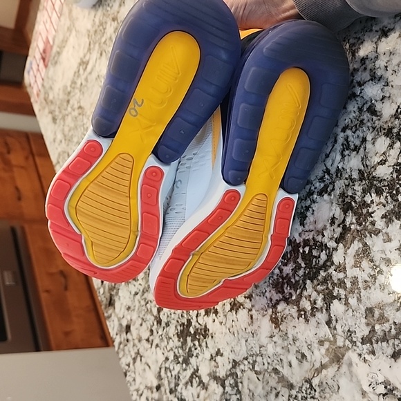 Nike Air Max 270 shoes - Picture 6 of 6